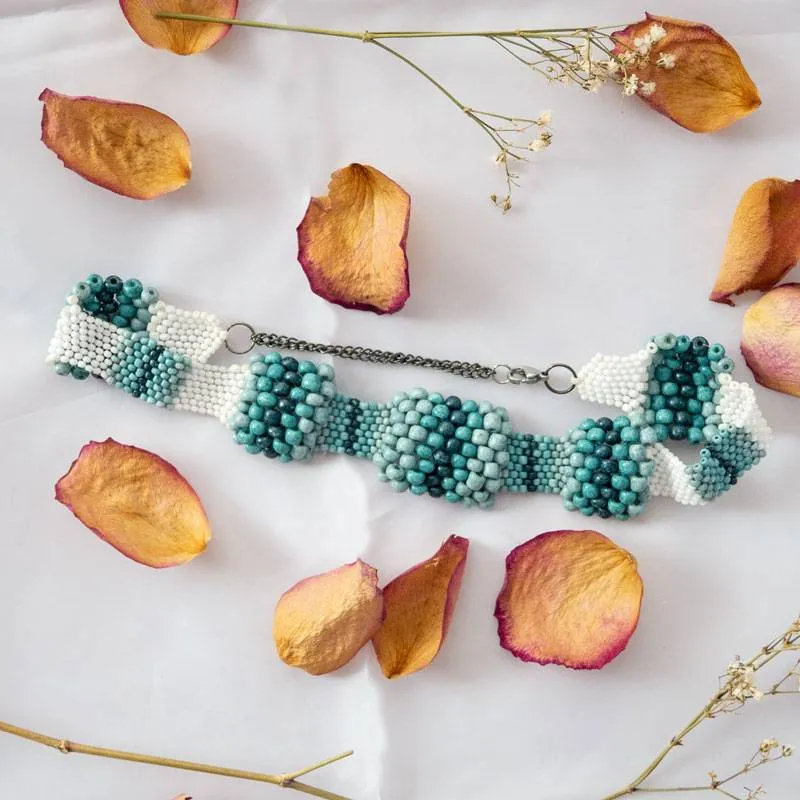 Collarino Onde di Perle fatto a mano collana di perline di diverse dimensioni