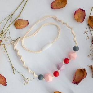 Collana in silicone e cordino alimentare per dentizione bambino