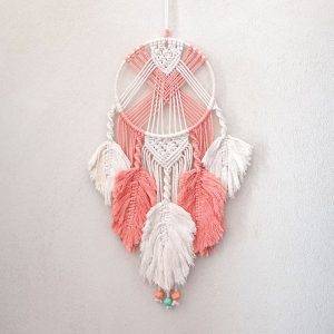 Acchiappasogni macramè con piume rosa e bianco