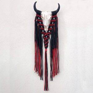 decorazione murale macramè con teschio western